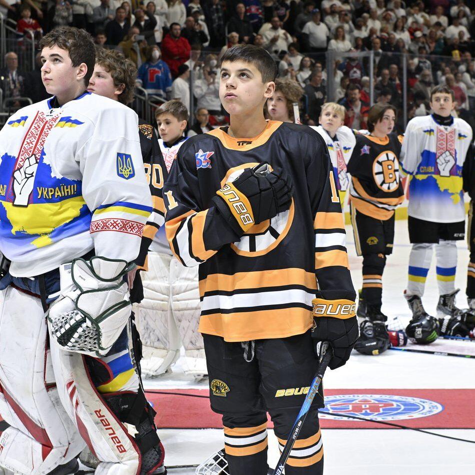 Don't take out anger at Trump by booing U.S. peewee hockey players: Quebec officials